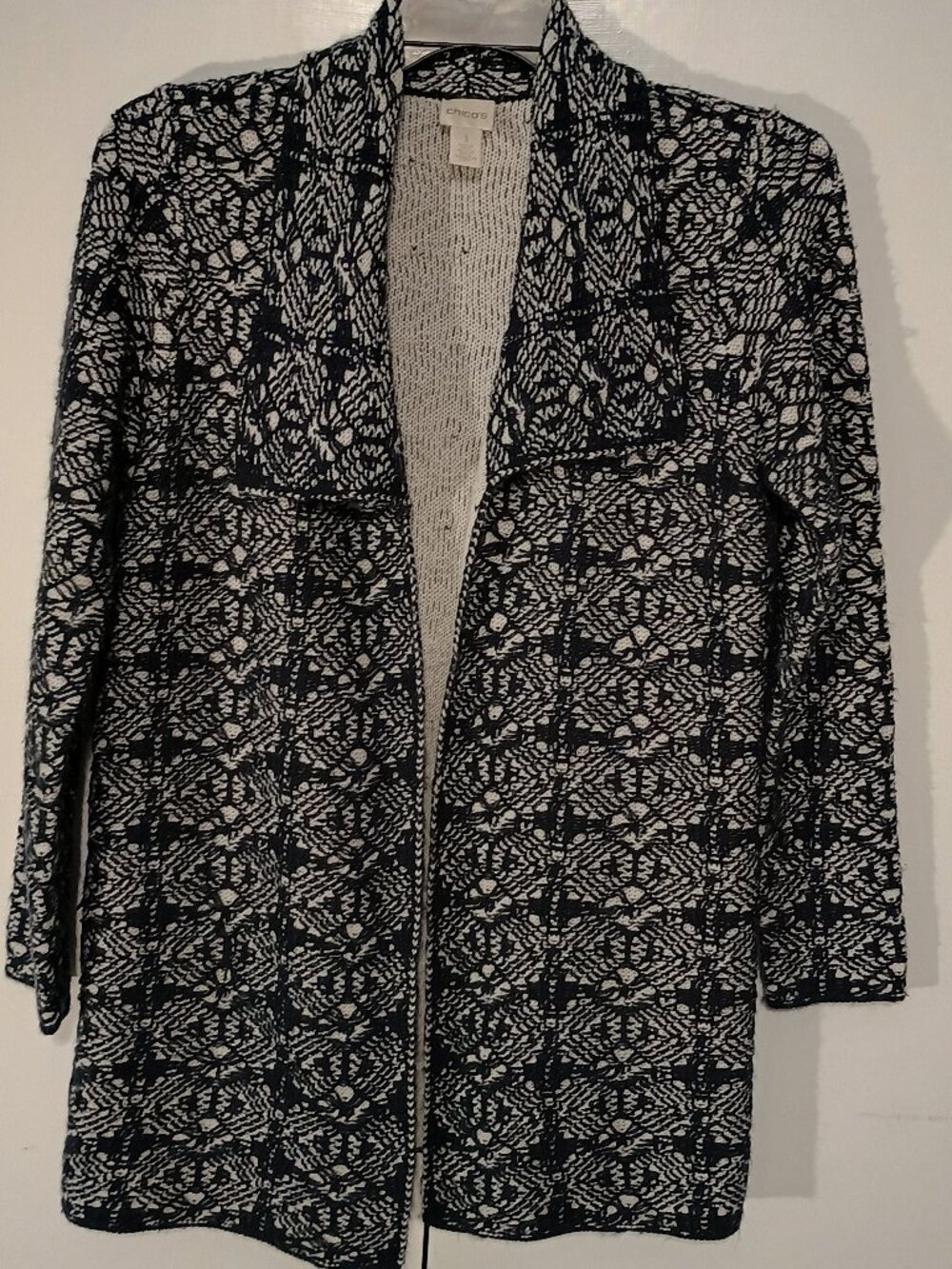 Chico’s Black White Floral Jacquard Open Front Cardigan Sweater Size 1 - Picture 2 of 7